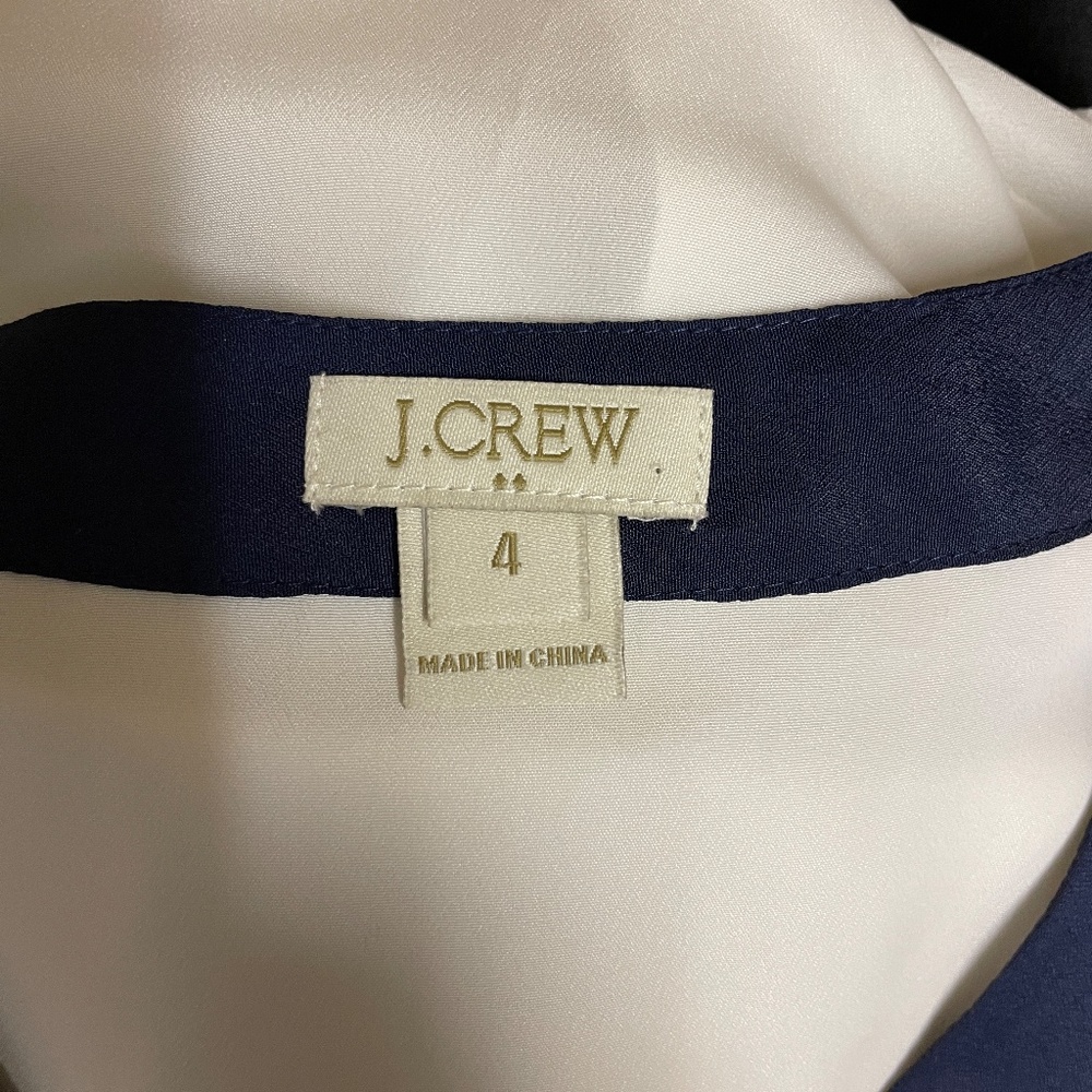 J. Crew Crewneck Button Front Top Size 4 - image 4